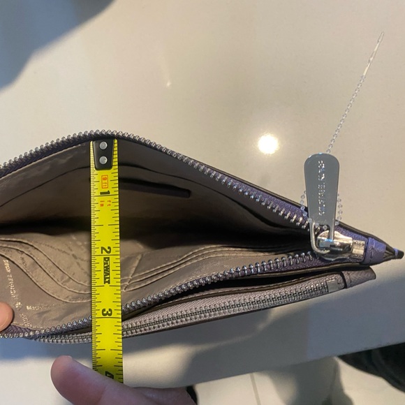 Michael Kors 2 in 1 wristlet Clutch - Picture 16 of 16